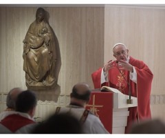 Papa: não se refugiar na rigidez dos mandamentos